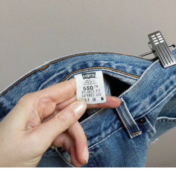 Levis cut off shorts - Picture 5 of 5